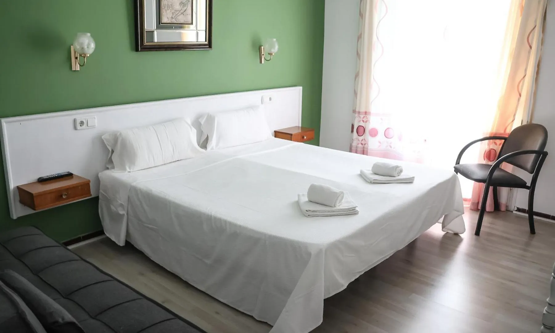 Nou Roser L' Escala Hiszpania